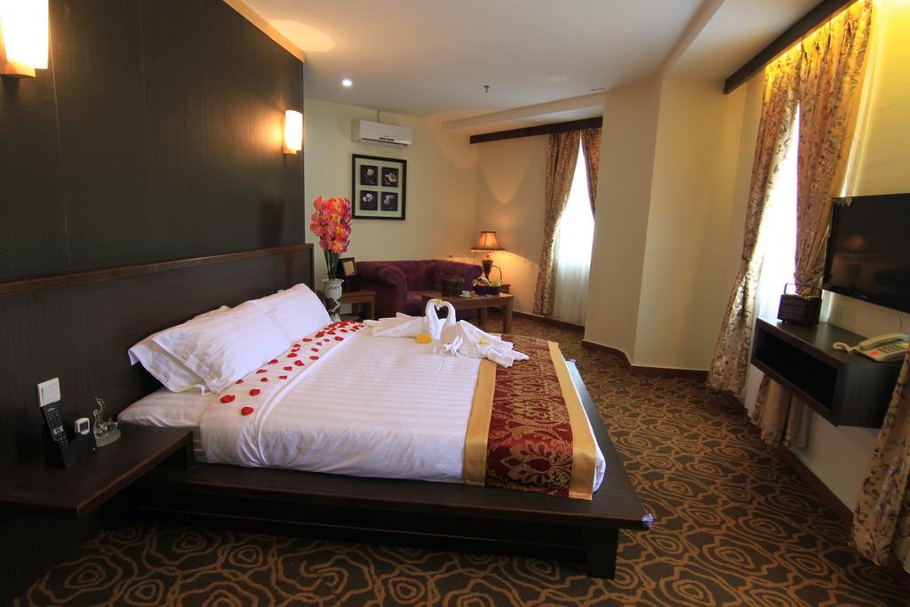 Herald Hotel Malacca Exterior foto